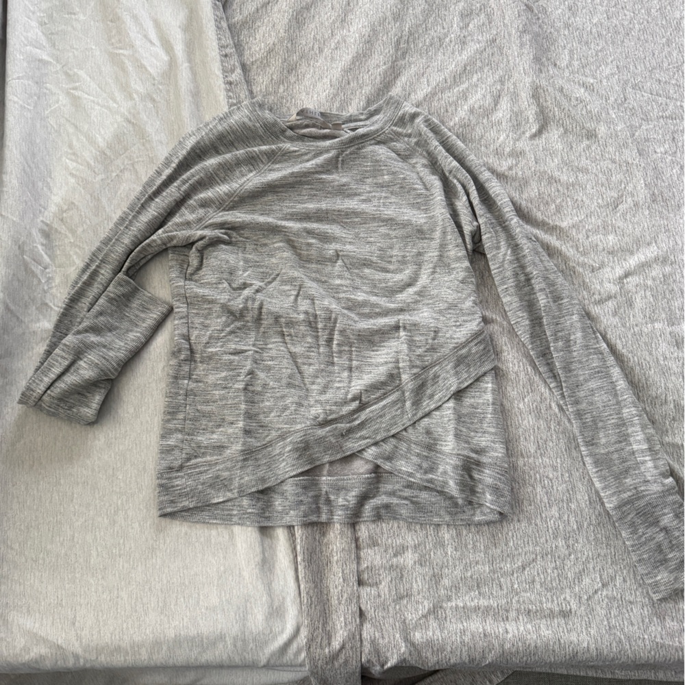 Light gray heathered Athleta sweater